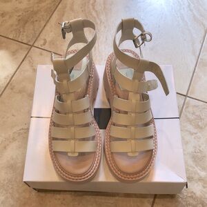 🤍 NWB Dolce Vita Galore Sandal